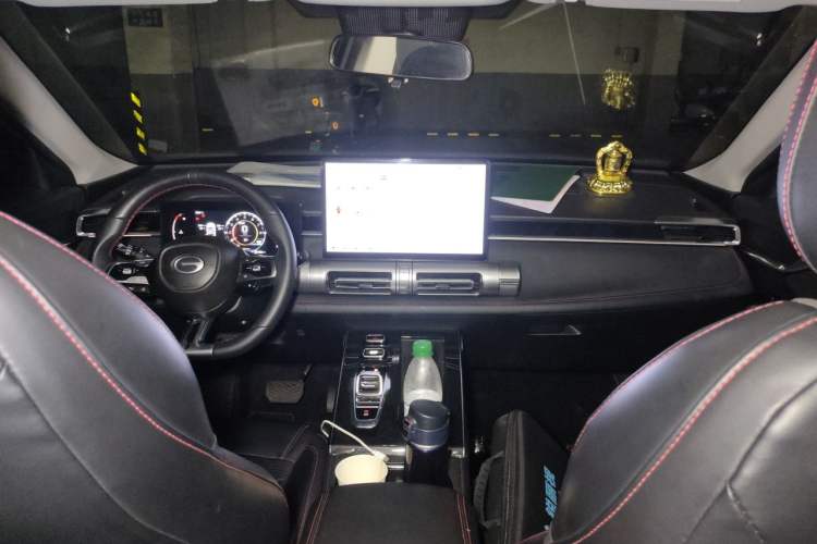 Used GAC Trumpchi EMKOO 2022 1.5T Supernova Pro Edition Center Console