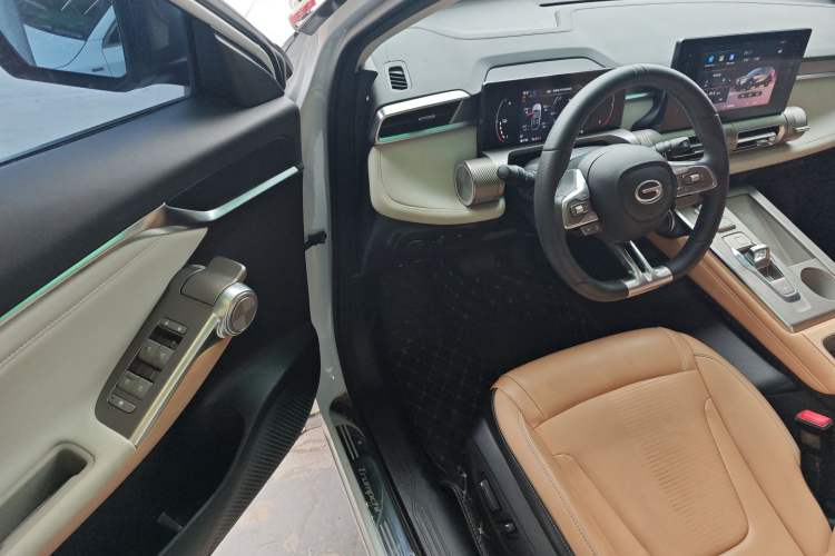 Used GAC Trumpchi EMKOO 2022 2.0 ATK Gemini Edition Driver Seat