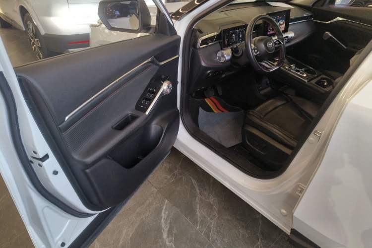 Used GAC Trumpchi EMKOO 2022 2.0 ATK Gemini Edition Driver Seat