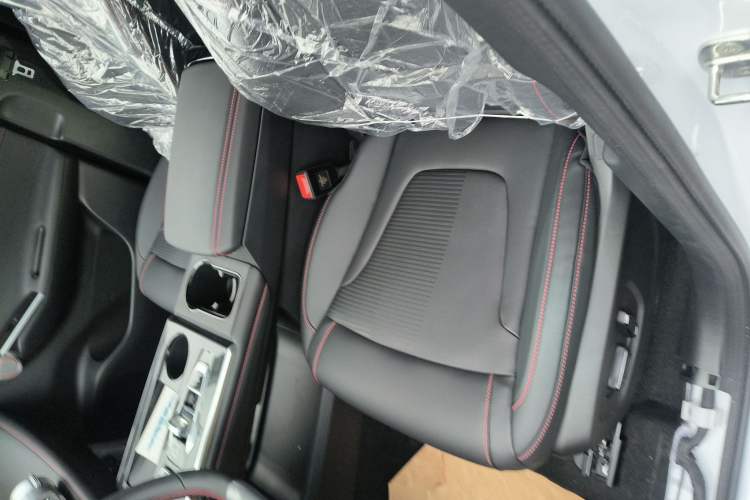 Used GAC Trumpchi EMKOO 2022 1.5T Supernova Pro Edition Driver Seat