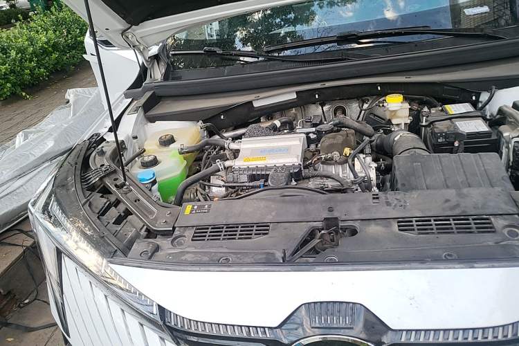 Used GAC Trumpchi EMKOO 2022 1.5T Supernova Max Edition Engine Bay Right