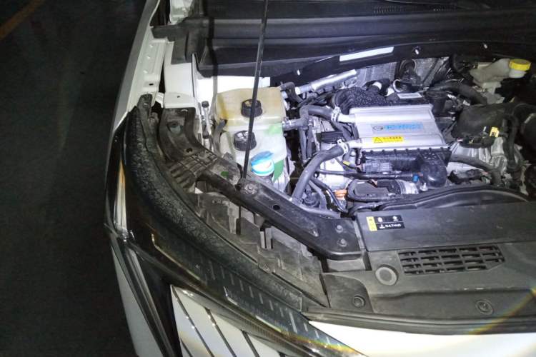 Used GAC Trumpchi EMKOO 2022 1.5T Supernova Pro Edition Engine Bay Right
