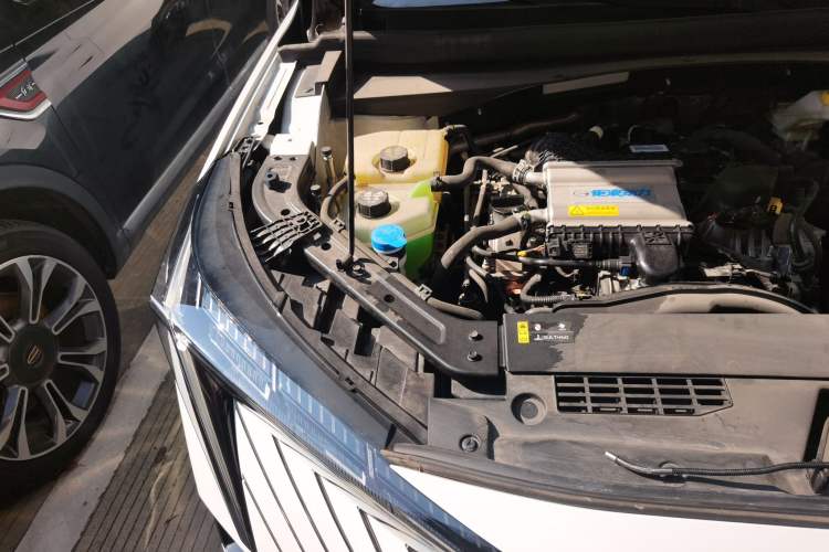 Used GAC Trumpchi EMKOO 2022 1.5T Supernova Pro Edition Engine Bay Right