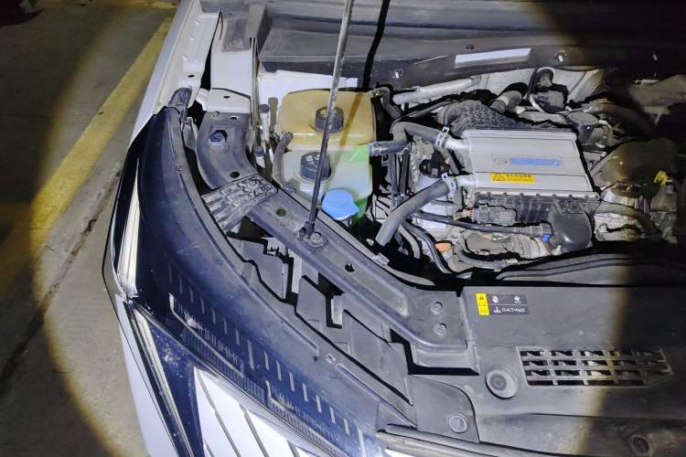 Used GAC Trumpchi EMKOO 2022 1.5T Supernova Pro Edition Engine Bay Right