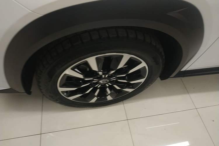 Used GAC Trumpchi EMKOO 2022 2.0T Neutron Star Pro Edition Exterior 4
