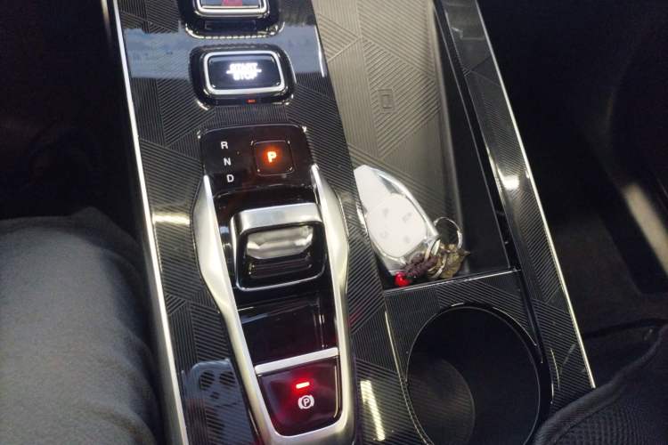 Used GAC Trumpchi EMKOO 2022 1.5T Supernova Pro Edition Gear Lever