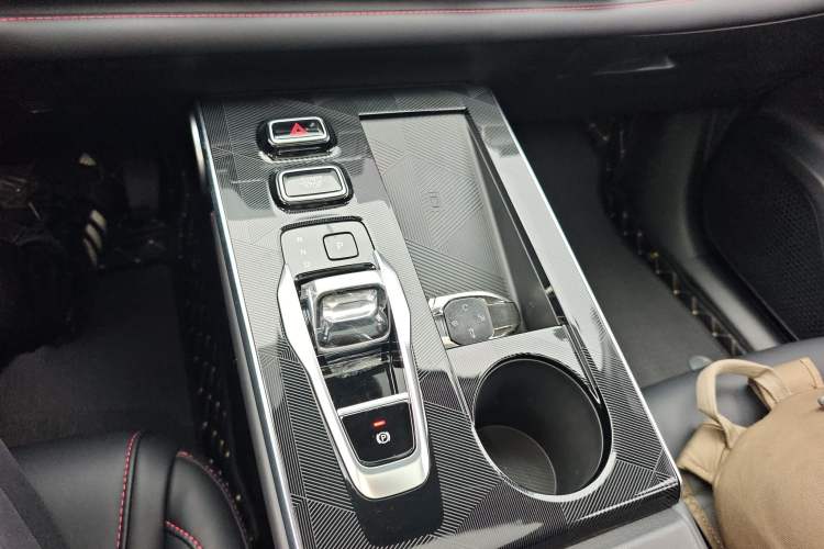 Used GAC Trumpchi EMKOO 2022 2.0 ATK Gemini Edition Gear Lever