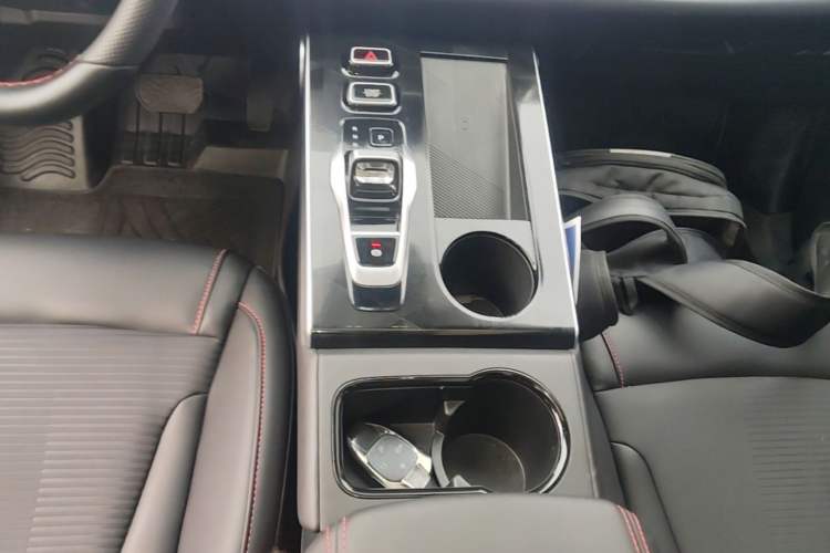 Used GAC Trumpchi EMKOO 2022 1.5T Supernova Pro Edition Gear Lever