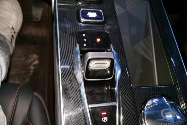 Used GAC Trumpchi EMKOO 2022 1.5T Supernova Pro Edition Gear Lever