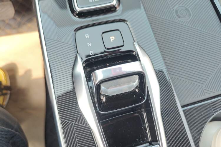 Used GAC Trumpchi EMKOO 2022 2.0T Neutron Star Max Edition Gear Lever
