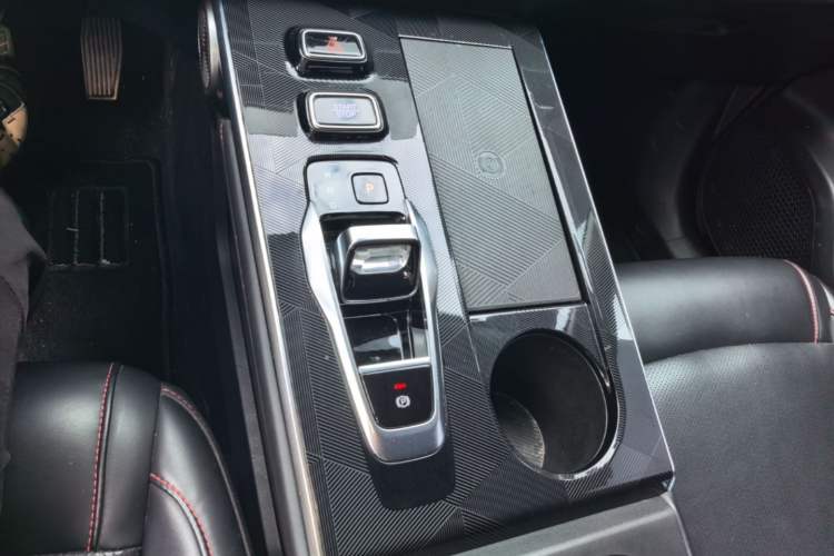 Used GAC Trumpchi EMKOO 2022 1.5T Supernova Max Edition Gear Lever
