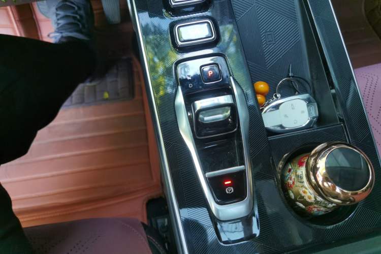 Used GAC Trumpchi EMKOO 2022 2.0 ATK TwinStar Pro Edition Gear Lever