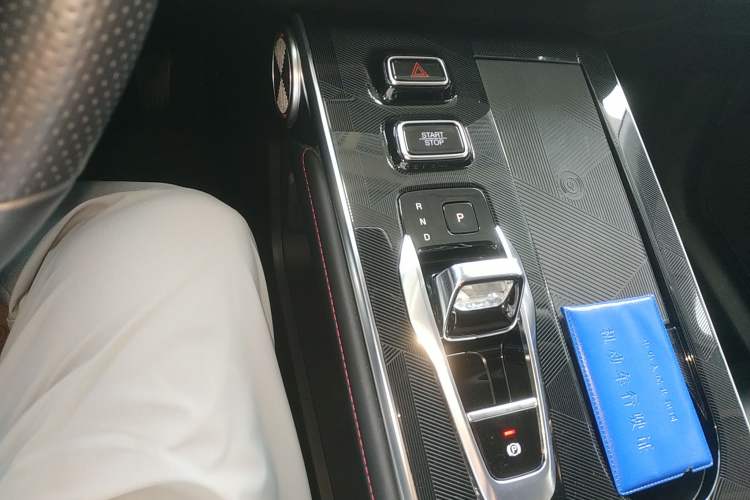 Used GAC Trumpchi EMKOO 2022 1.5T Supernova Max Edition Gear Lever