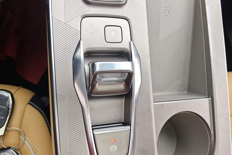 Used GAC Trumpchi EMKOO 2022 2.0 ATK Gemini Edition Gear Lever