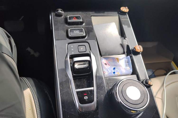 Used GAC Trumpchi EMKOO 2022 2.0 ATK TwinStar Pro Edition Gear Lever
