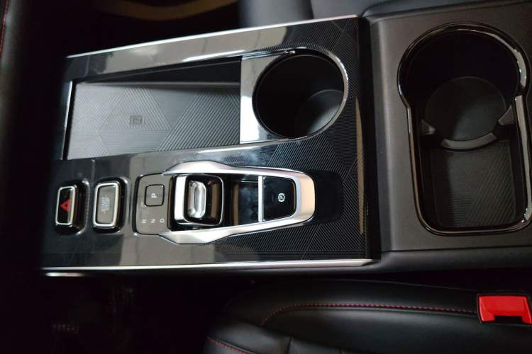 Used GAC Trumpchi EMKOO 2022 1.5T Supernova Edition Gear Lever