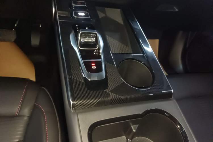 Used GAC Trumpchi EMKOO 2022 1.5T Supernova Edition Gear Lever