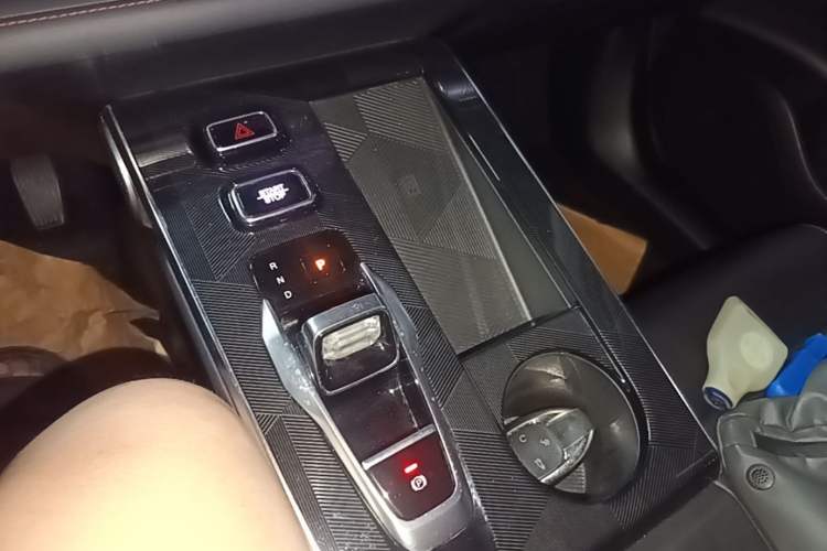 Used GAC Trumpchi EMKOO 2022 2.0 ATK Gemini Edition Gear Lever