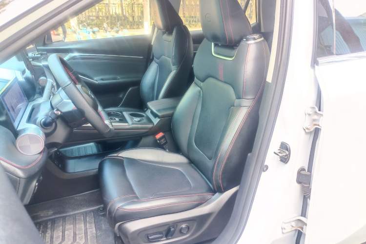 Used GAC Trumpchi EMKOO 2022 2.0 ATK TwinStar Max Edition Interior 3