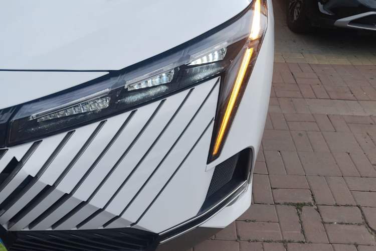 Used GAC Trumpchi EMKOO 2022 1.5T Supernova Pro Edition Left Front Headlight