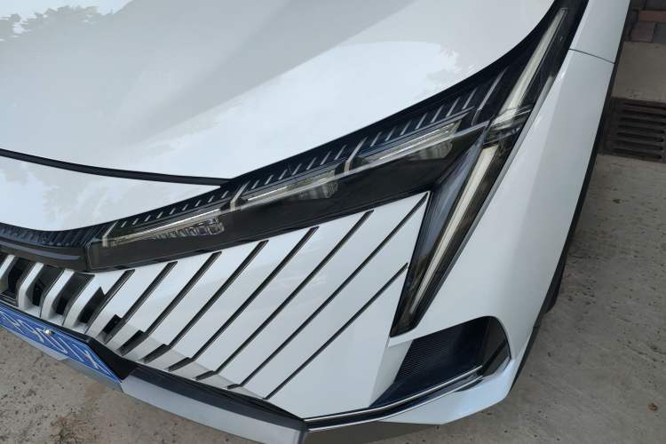 Used GAC Trumpchi EMKOO 2022 2.0T Neutron Star Pro Edition Left Front Headlight