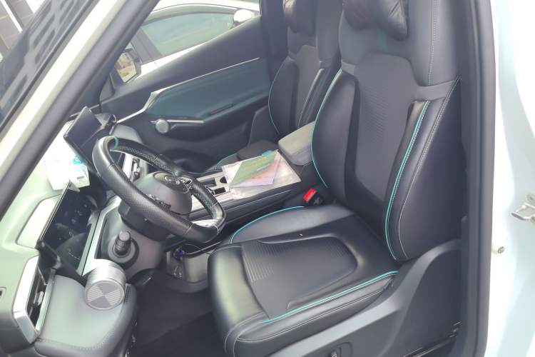 Used GAC Trumpchi EMKOO 2022 2.0 ATK TwinStar Pro Edition Left Front Seat