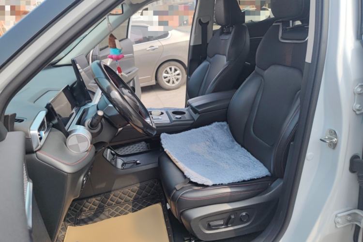 Used GAC Trumpchi EMKOO 2022 2.0T Neutron Star Max Edition Left Front Seat