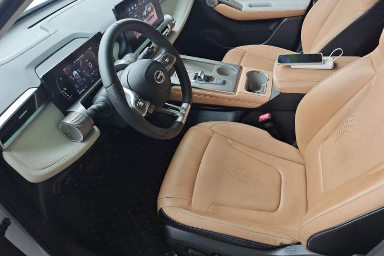 Used GAC Trumpchi EMKOO 2022 2.0 ATK Gemini Edition Left Front Seat