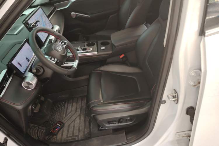 Used GAC Trumpchi EMKOO 2022 2.0 ATK TwinStar Max Edition Left Front Seat