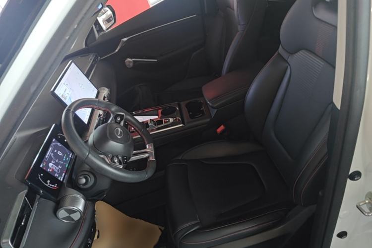 Used GAC Trumpchi EMKOO 2022 2.0 ATK TwinStar Pro Edition Left Front Seat