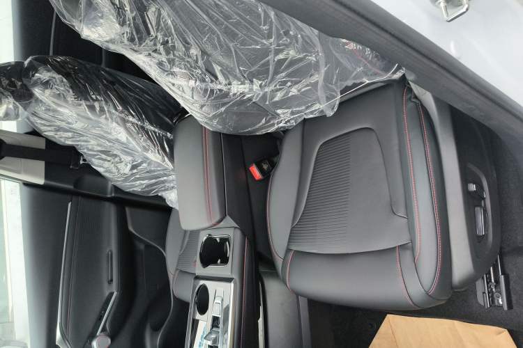 Used GAC Trumpchi EMKOO 2022 1.5T Supernova Pro Edition Left Front Seat