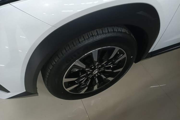 Used GAC Trumpchi EMKOO 2022 1.5T Supernova Pro Edition Left Front Wheel Hub