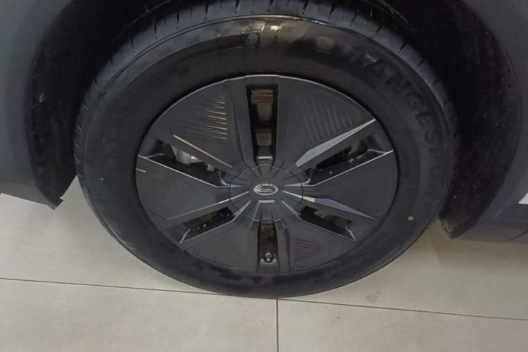 Used GAC Trumpchi EMKOO 2022 1.5T Supernova Edition Left Front Wheel Hub