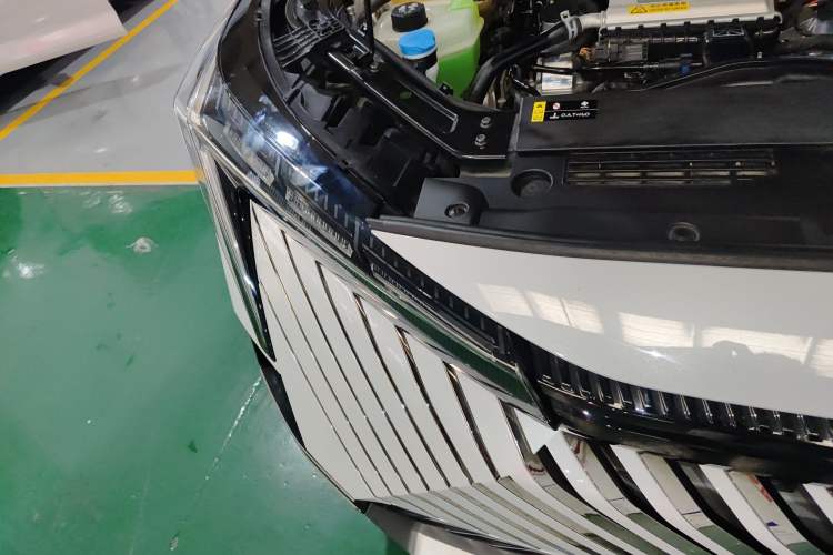 Used GAC Trumpchi EMKOO 2022 1.5T Supernova Pro Edition Right Front Headlight