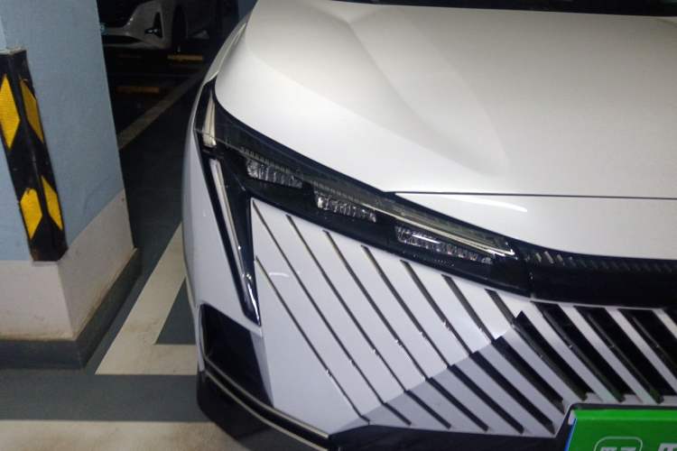 Used GAC Trumpchi EMKOO 2022 2.0 ATK Gemini Edition Right Front Headlight