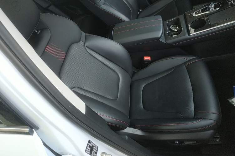 Used GAC Trumpchi EMKOO 2022 1.5T Supernova Max Edition Right Front Seat