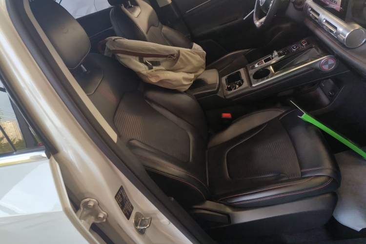 Used GAC Trumpchi EMKOO 2022 2.0 ATK Gemini Edition Right Front Seat