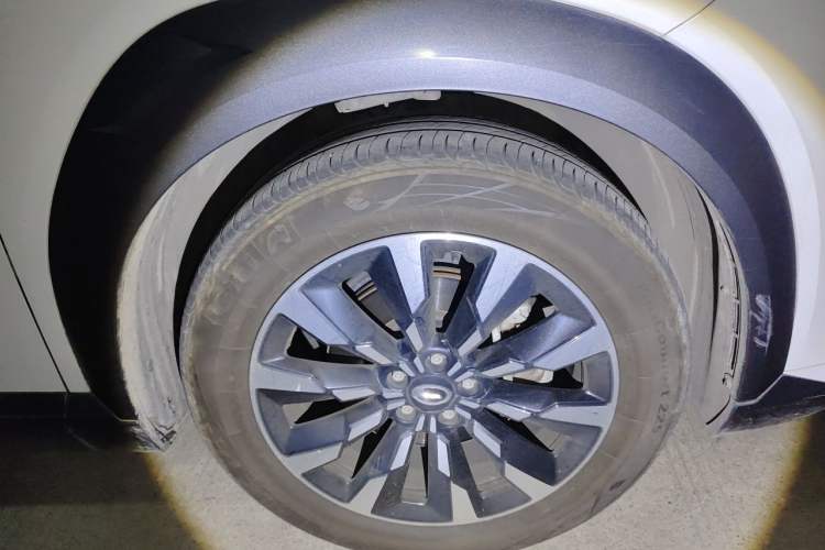 Used GAC Trumpchi EMKOO 2022 1.5T Supernova Pro Edition Right Front Wheel Hub