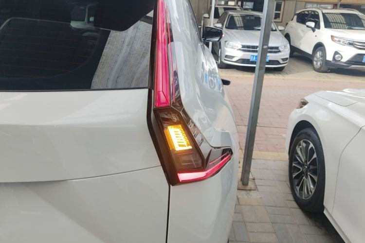 Used GAC Trumpchi EMKOO 2022 1.5T Supernova Pro Edition Right Rear Taillight