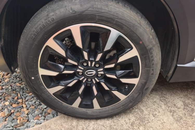 Used GAC Trumpchi EMKOO 2022 1.5T Supernova Max Edition Right Rear Wheel Hub