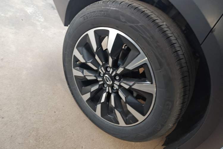 Used GAC Trumpchi EMKOO 2022 1.5T Supernova Max Edition Right Rear Wheel Hub