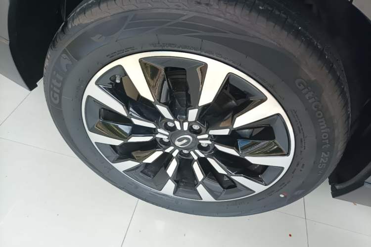 Used GAC Trumpchi EMKOO 2022 1.5T Supernova Pro Edition Right Rear Wheel Hub