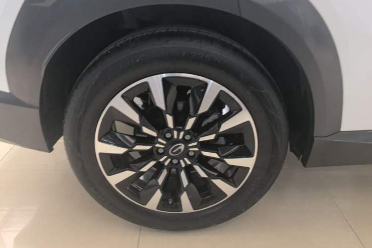Used GAC Trumpchi EMKOO 2022 1.5T Supernova Pro Edition Right Rear Wheel Hub