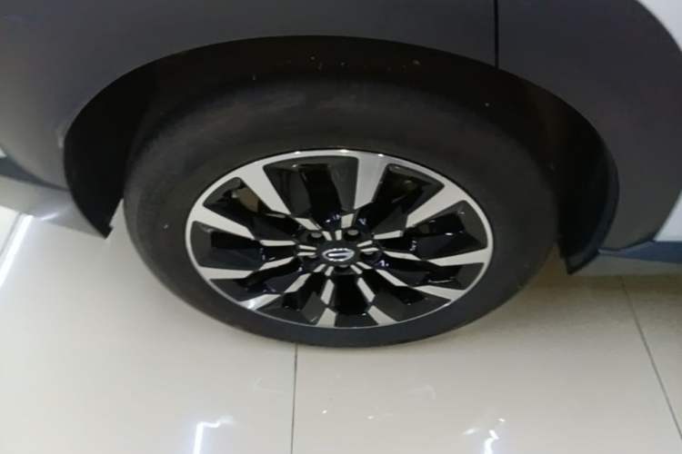 Used GAC Trumpchi EMKOO 2022 1.5T Supernova Pro Edition Right Rear Wheel Hub