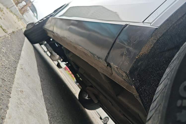 Used GAC Trumpchi EMKOO 2022 1.5T Supernova Pro Edition Right Side Sill