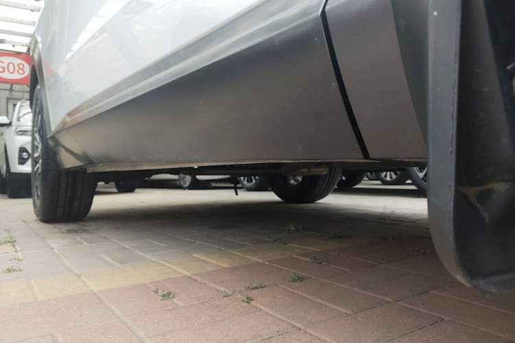 Used GAC Trumpchi EMKOO 2022 1.5T Supernova Pro Edition Right Side Sill