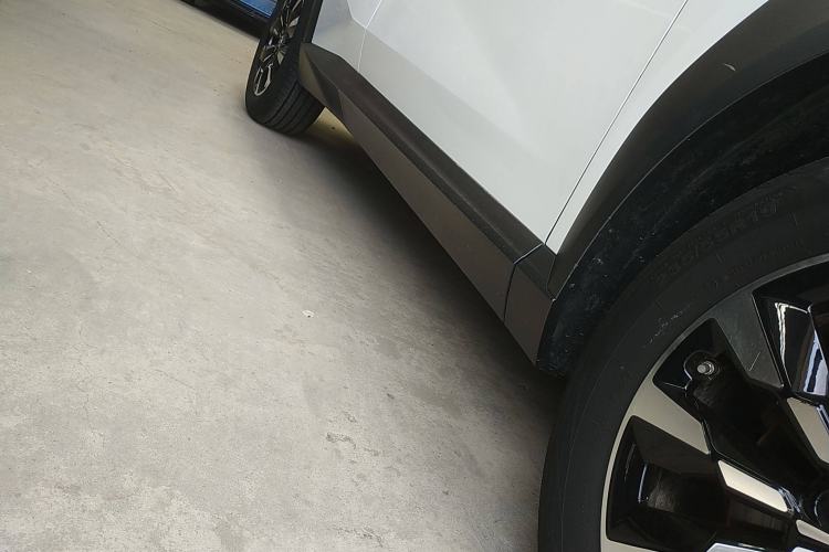 Used GAC Trumpchi EMKOO 2022 1.5T Supernova Max Edition Right Side Sill