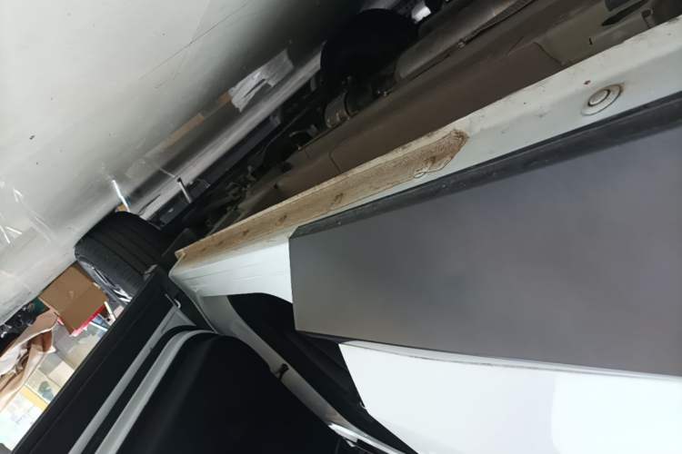 Used GAC Trumpchi EMKOO 2022 1.5T Supernova Pro Edition Right Side Sill