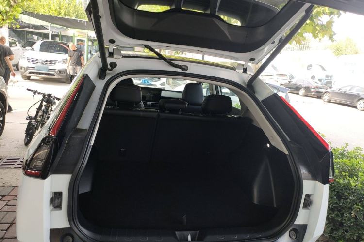 Used GAC Trumpchi EMKOO 2022 2.0T Neutron Star Pro Edition Trunk