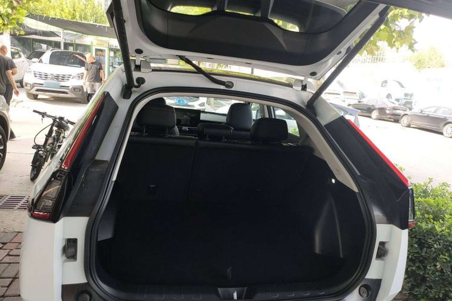 Used GAC Trumpchi EMKOO 2022 2.0T Neutron Star Pro Edition Trunk